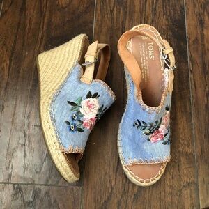 Toms Chambray Sandals Floral Embroidered Faux Denim Espadrille Wedges Heel Pumps